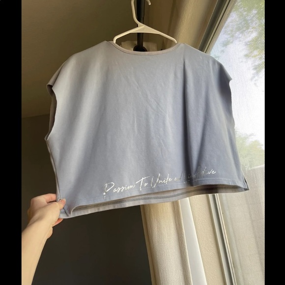 Ptula crop T shirt - Picture 3 of 4